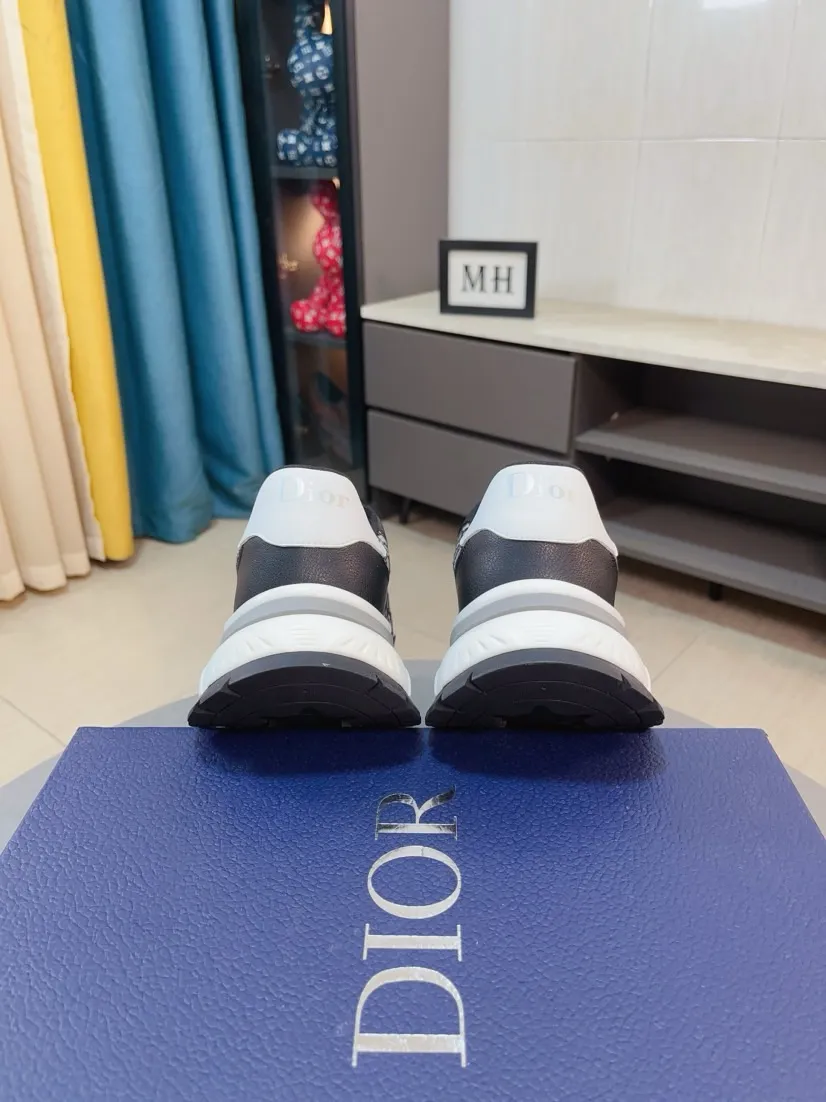 Men's men's shoes 💰438🌹🌹【Dior】Best-selling official website world premiere🔝High-end men's shoes brand official website latest series: The upper is made of imported cowhide with specially designed fabrics➕Mesh breathable lining. Make walking more convenient and comfortable! Compared with the official quality, Midea’s 1:1 replica. Create a fashionable personality to set off your uniqueness! A must-have for trendy men! Classic style. Men's sizes: 38-44.